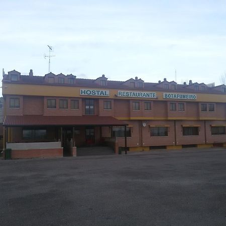Mota del Marqués Hostal Botafumeiro المظهر الخارجي الصورة